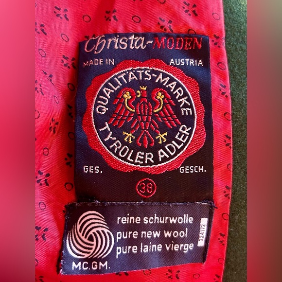 Vintage Christa Moden of Salzburg, Austria Green Wool Cape with White Stitching - Picture 3 of 8